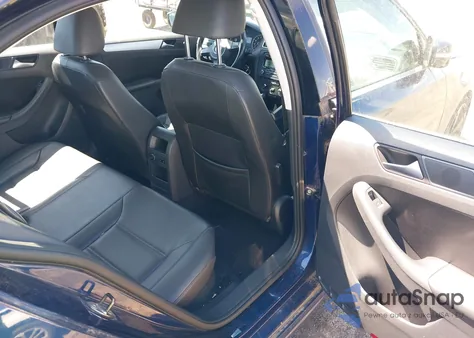 2013 Volkswagen Jetta 2.5L Se z USA, uszkodzony, nr VIN 3VWDP7AJ6DM369880